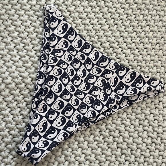 Skatie X Salty Blonde• ‘Kelly’ Bikini Bottom in BARBADOS Ying Yang - Picture 3 of 11